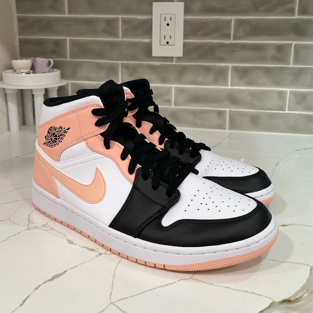 NIKE Air Jordan 1 Mid Sneakers. Men’s Size 10.5 Color Arctic Orange Black Toe